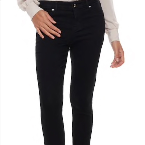 Jennifer Lopez Cropped Super Skinny 